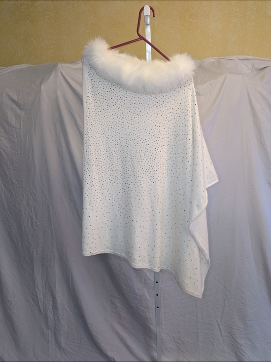 La Fiorentina Sweaters - La Fiorentina White Embellished Poncho with Faux Fur Trim - One Size(MSRP: $269)